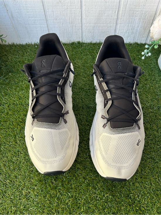 On Cloud men Cloudtilt Black | Ivory
BESTSELLER
$170 Running Sneakers Sz 12 main image 16